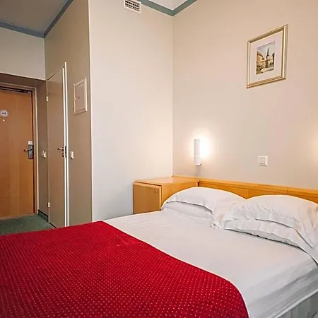 Rixwell Viru Square 3* タリン